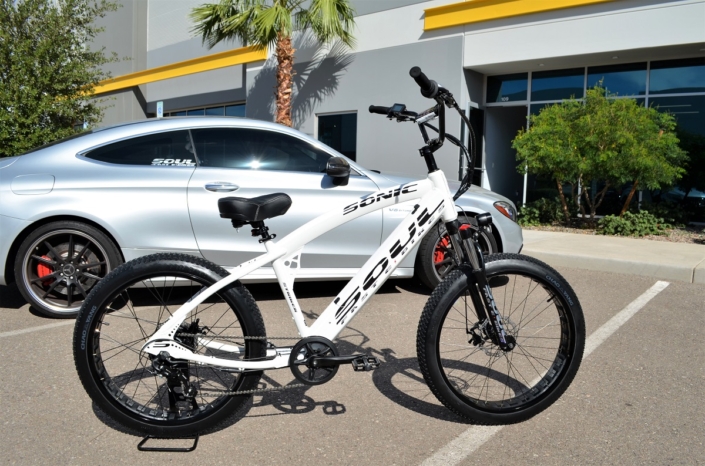 SABER SPORT WHITE BLACK – Soul E Bikes